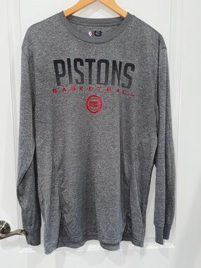 Ultra Game Detroit Pistons Men’s Gray Long Sleeve Tee performance wear XLarge